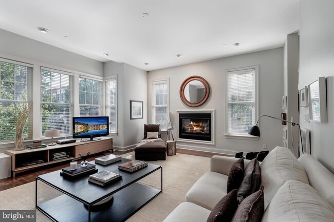 Photo - 235 Gaskill St