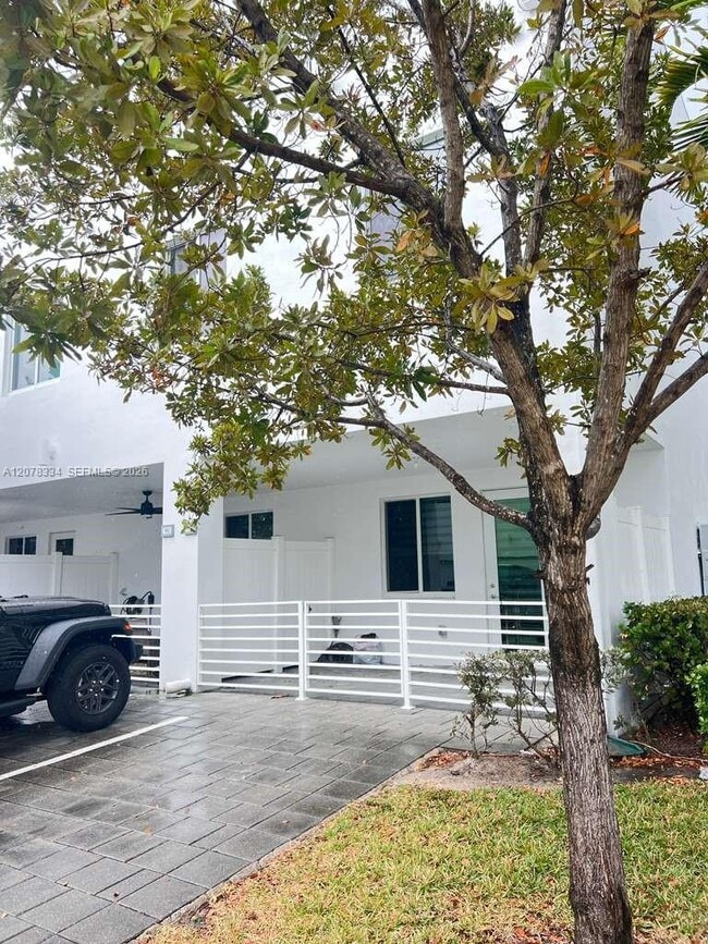 Building Photo - 10229 NW 64th Terrace