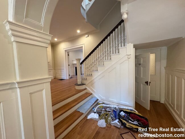 Photo - 1726 Beacon St