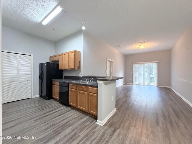 Photo - 7920 Merrill Rd Unidad 1106