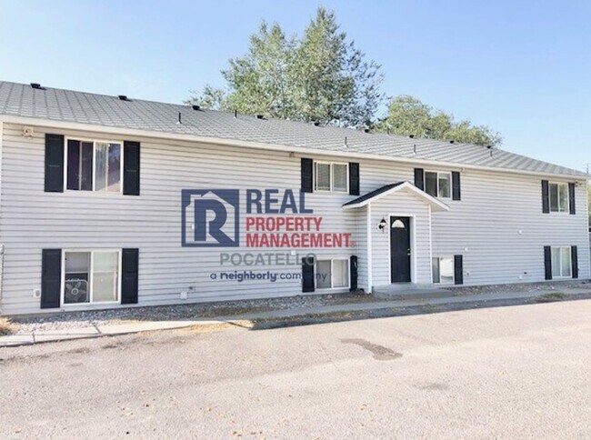 1120 E Poplar St Unit 3