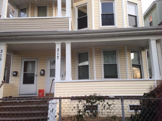 Building Photo - 315-317 Maplewood Ave Unit 2