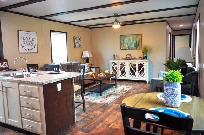 Building Photo - New 3 Bedroom, 2 Bath! Unit 7 Rental