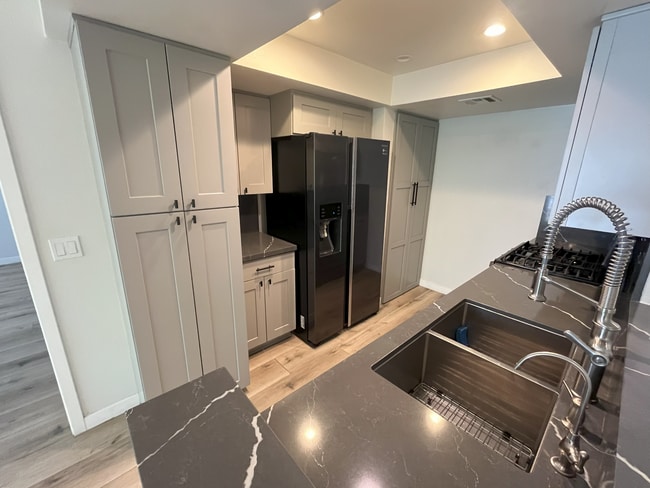 Photo - 4249 Longridge Ave Unit 208