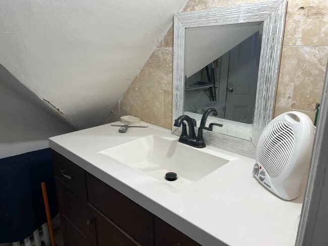 Photo - 116 S Penataquit Ave