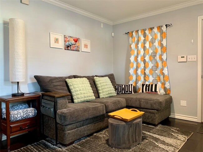 Building Photo - 407 E 45th St Unit 116