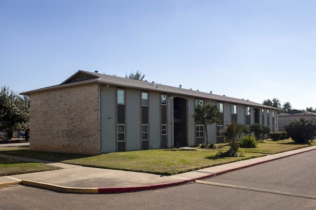 Photo - 300 Mann Rd