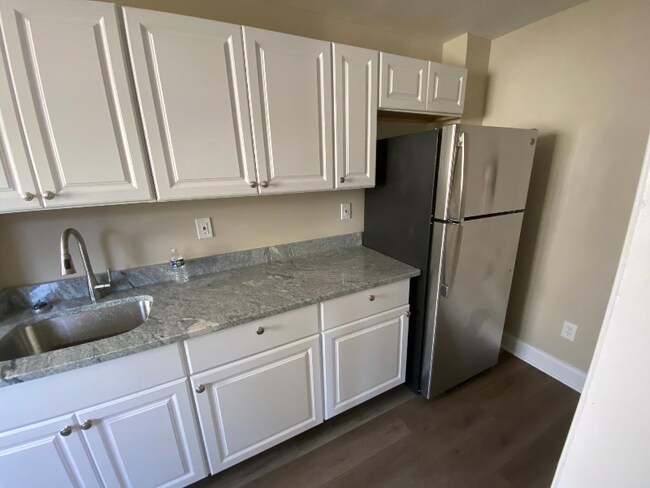Photo - 550 Littlecroft Rd Townhome