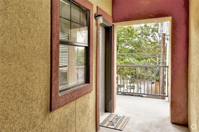 Building Photo - 420 N Pleasant Valley Rd Unit 304 Rental