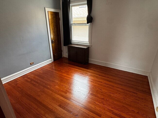 5750 N Meade Ave Unit 2