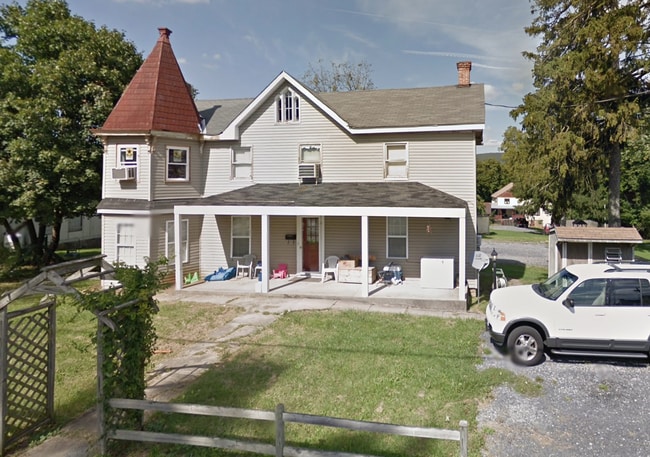 Photo - 21 W Main St