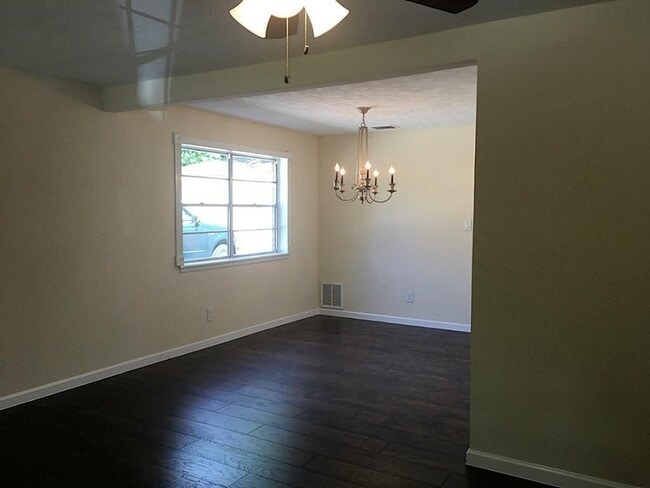Photo - 5115 Tashkent Dr