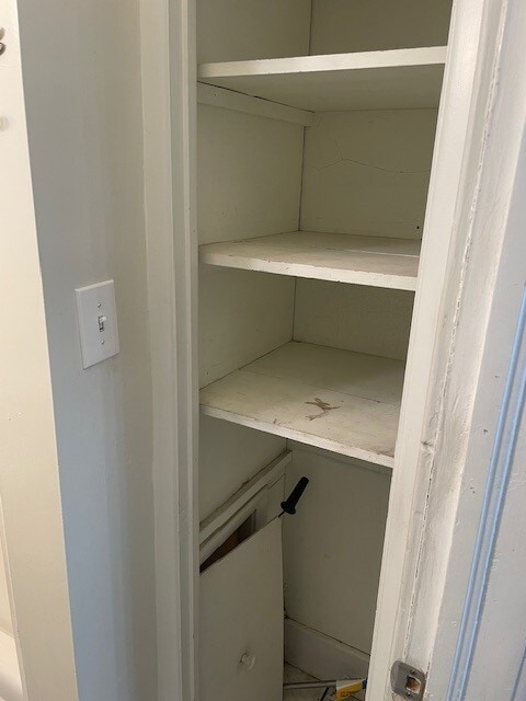 Photo - 301 E 6th St