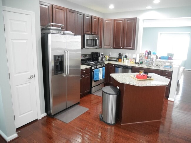 609 Switchman Dr