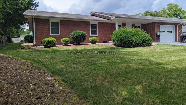 2/2 & Office - Garage, Lawn Care Included - 2/2 & Office - Garage, Lawn Care Included Casa