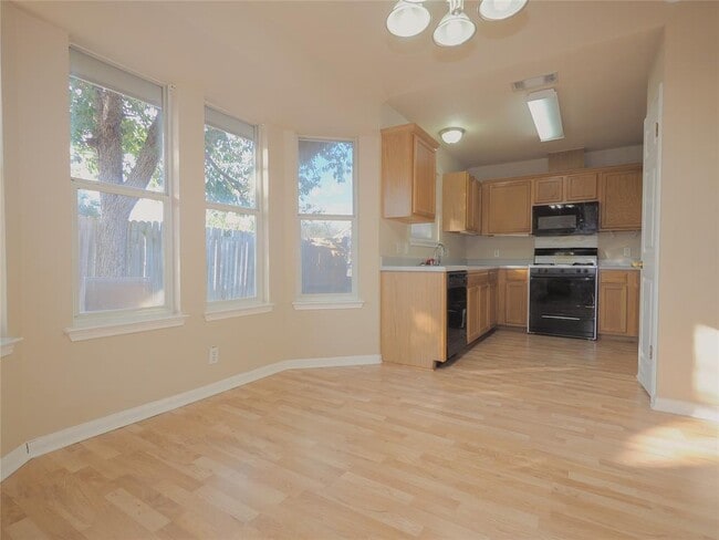 Building Photo - 205 Caladium Dr