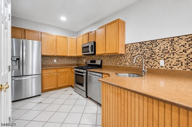19 Gordon Cir