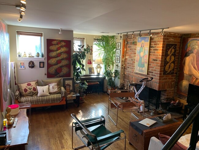 Photo - 410 11th St NE Unit 24