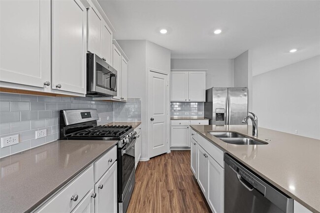 Photo - 321 Arnage Dr