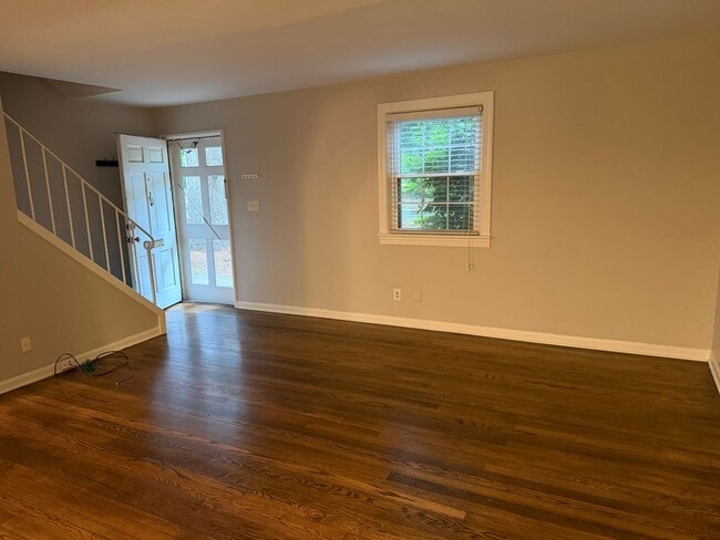 Photo - 901 St Marys St