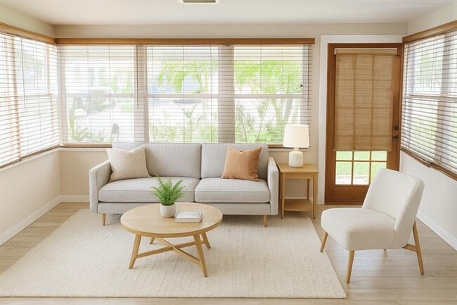 Photo - 904 SE 13th St