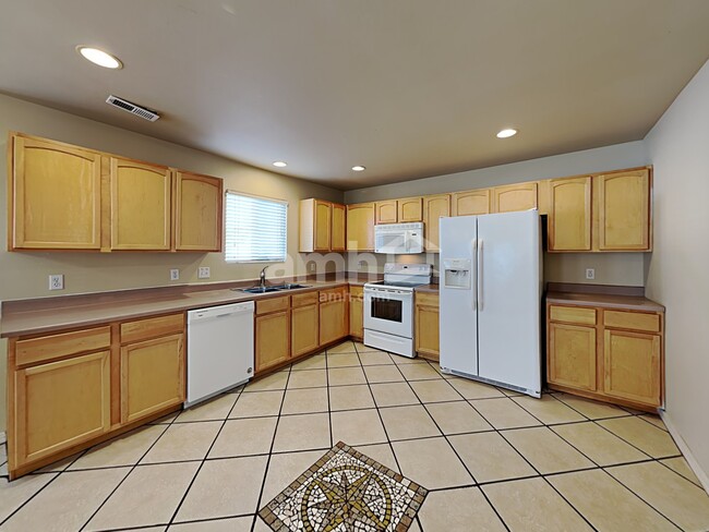 Photo - 832 S 1660 W