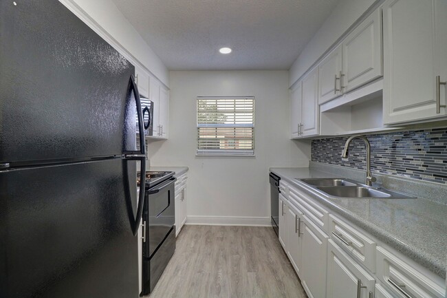 1x1 Kitchen - The Linx Apartments