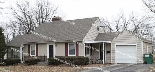Building Photo - GORGEOUS 3 Bed 2 Bath House in Merriam-Ava...