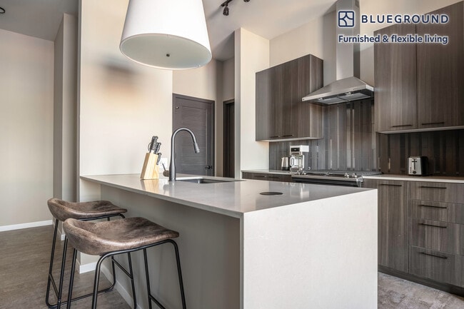 Photo - 939 W Washington Blvd Unidad FL14-ID274