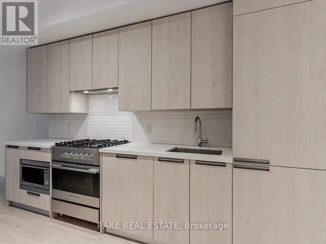 Photo - 160 Kingsway Crescent Unit 504