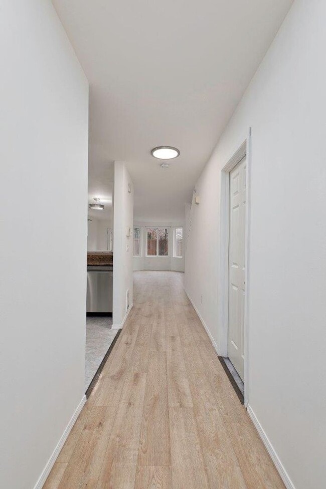 Photo - Shoreline Townhome for Lease - Great Location