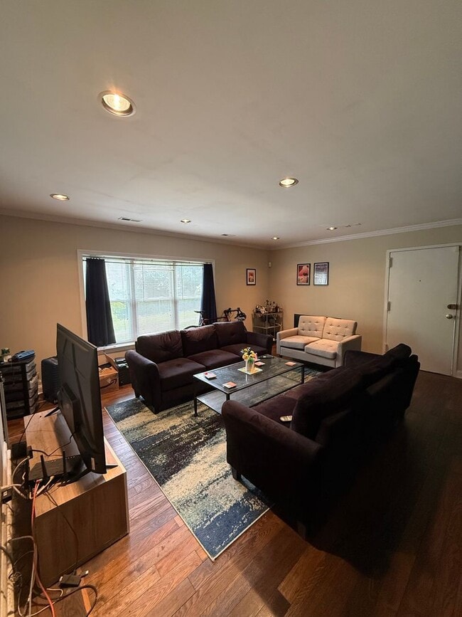 Photo - Spacious, Renovated Brighton / Oak Square area Condo with parking for September 1st - NO FEE