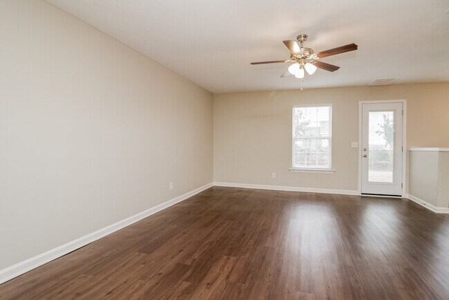 Photo - 132 Berele Shepsele Ln