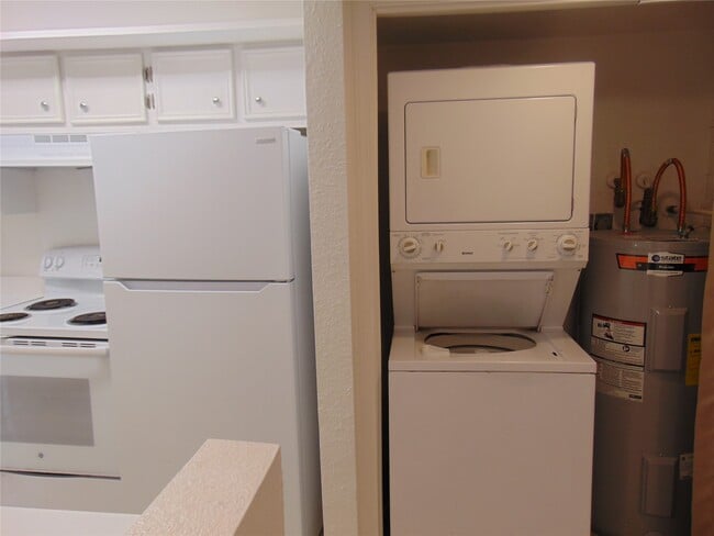 Photo - 3220 69th St Unidad G1
