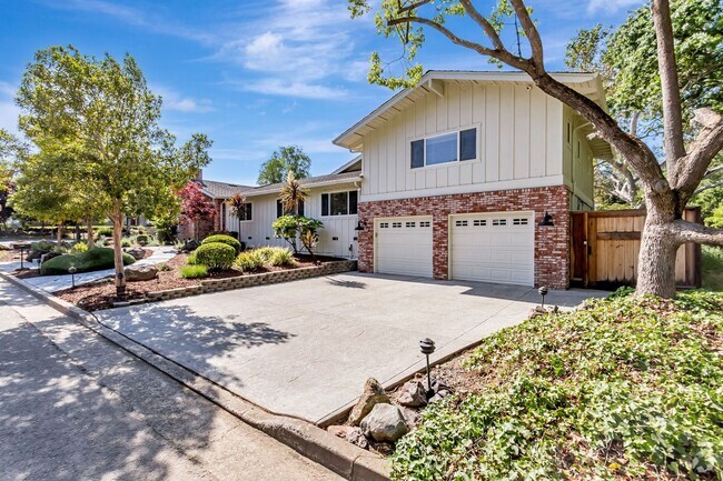 Building Photo - Executive Almaden Valley Home