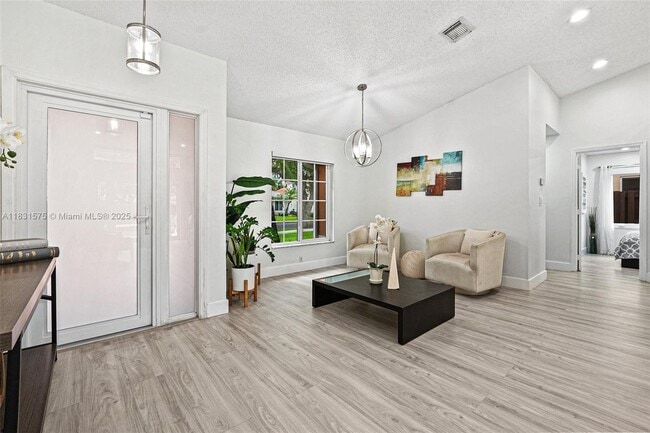 Photo - 1820 SW 135th Way
