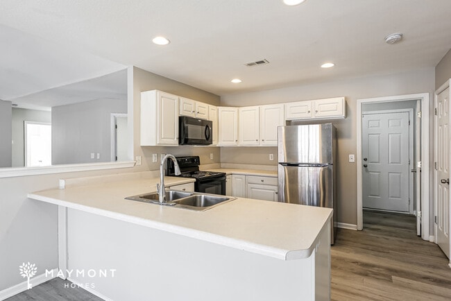 Photo - 206 Yukon Dr