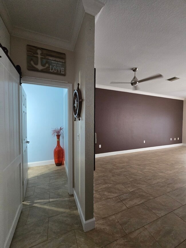 Photo - 802 King Neptune Ln