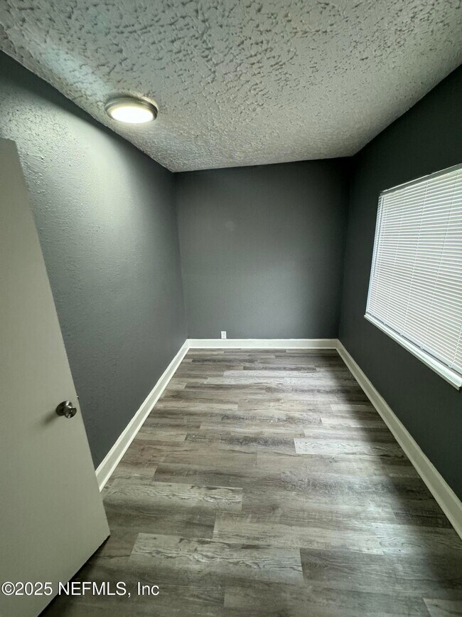 Photo - 1526 W 22nd St