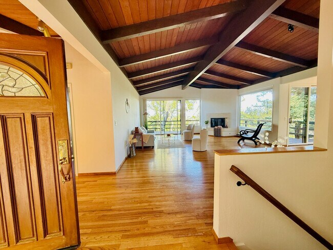 Photo - 760 La Mesa Dr