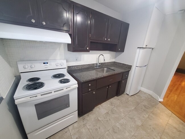 Photo - 24 Colgate Rd Unit 5