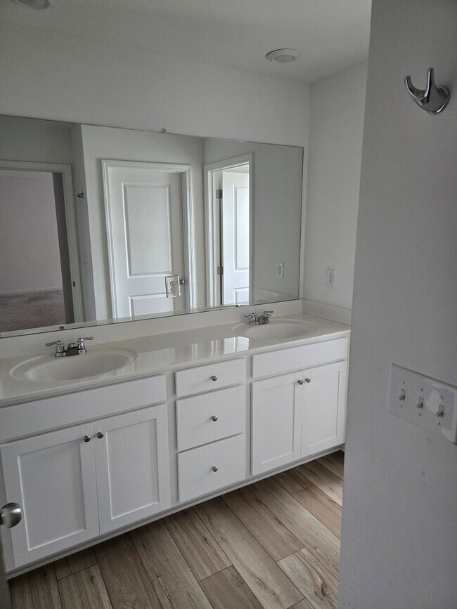 Photo - 1757 Andrew Acrs Ln