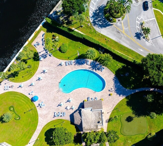 Photo - 859 Jeffery St Unit 2080