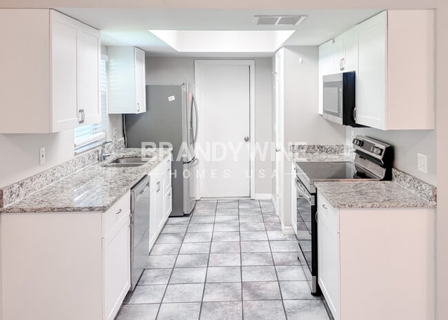 Photo - 805 Sprucewood Ln