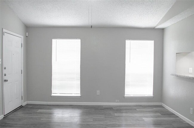 Photo - 2306 Fuzz Fairway