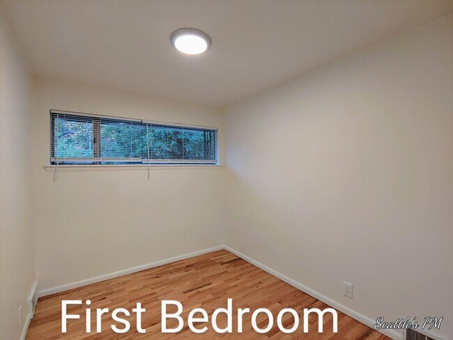 Photo - Beautifully Updated 4 Bedroom Home in Sherdian Beach- Includes Beach Club Access