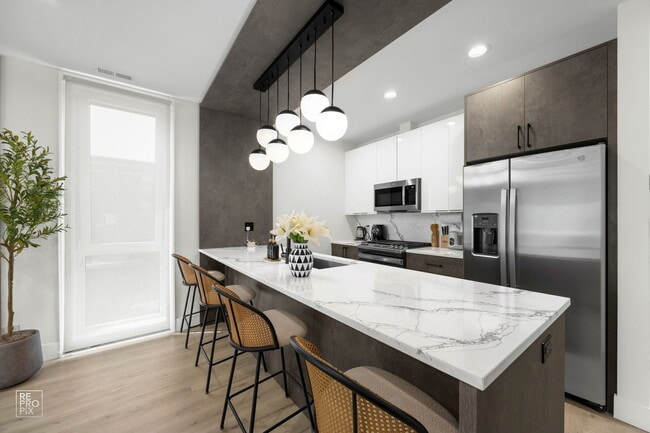 Photo - 6152 S Champlain Ave