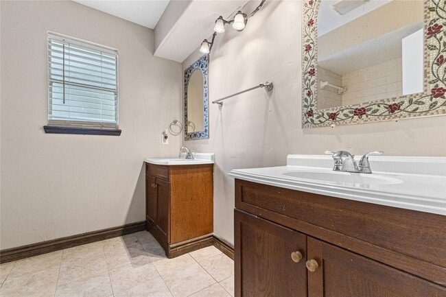 Building Photo - 5718 Upper Lake Dr Rental