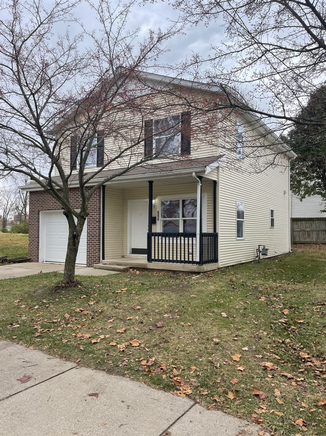 Building Photo - For Rent: Four-Bedroom, Two-Bathroom Avail... Rental