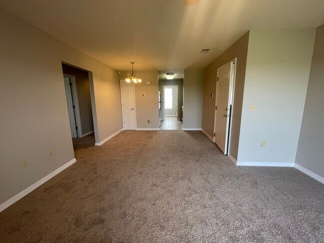 Photo - 3 Bedroom 2 Bath Apartment in Branson, MO Unit D